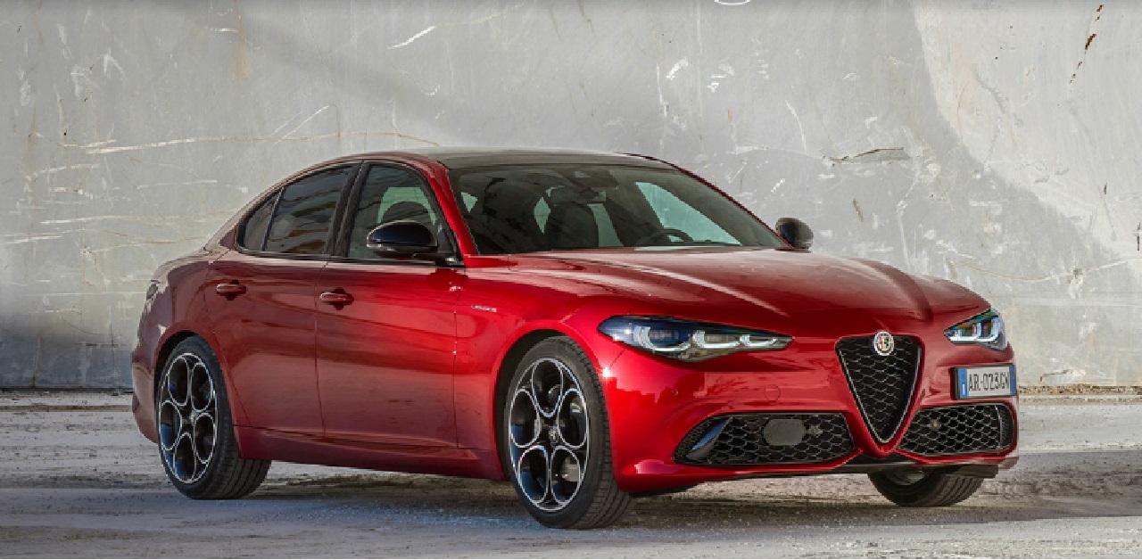 Alfa Romeo Yeni Giulia Fiyat Listesi 2023 (12 Ay Güncel Fiyatlar)